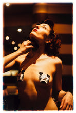 Load image into Gallery viewer, Delilah burlesque backstage photography by RIchard Heeps