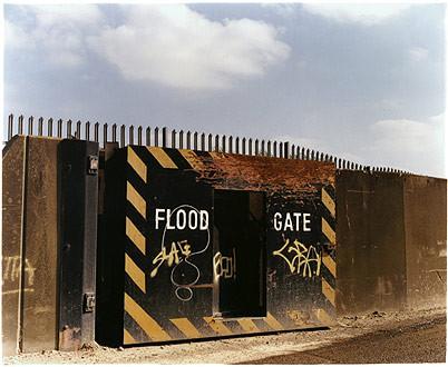 Floodgate (landscape), Grays Wharf 2004