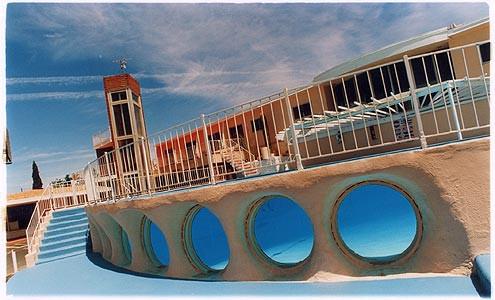 Glass Pool Motel I, Las Vegas 2000